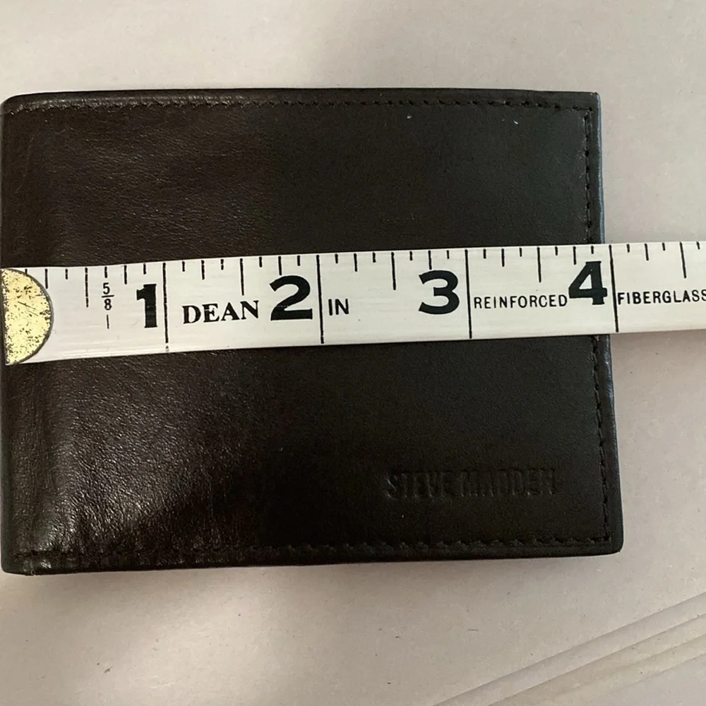 Steve madden men's bifold leather wallet Dark Brown 6 slots Smooth New in Box